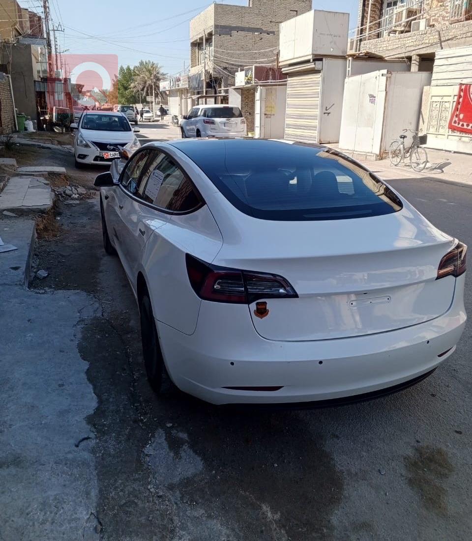 تسلا موديل 3